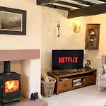 Blacksmiths A Traditional With Garden And Wood Burning Stove In Pooley Bridge, Ullwater Casa de Férias Pooley Bridge