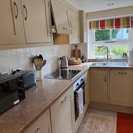 Blacksmiths Cottage A Traditional Cottage With Garden And Wood Burning Stove In Pooley Bridge, Ullwater