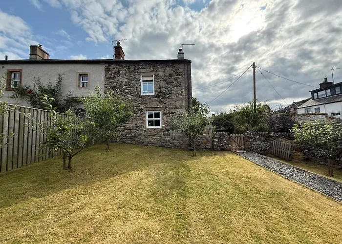 Blacksmiths A Traditional With Garden And Wood Burning Stove In Pooley Bridge, Ullwater * Pooley Bridge