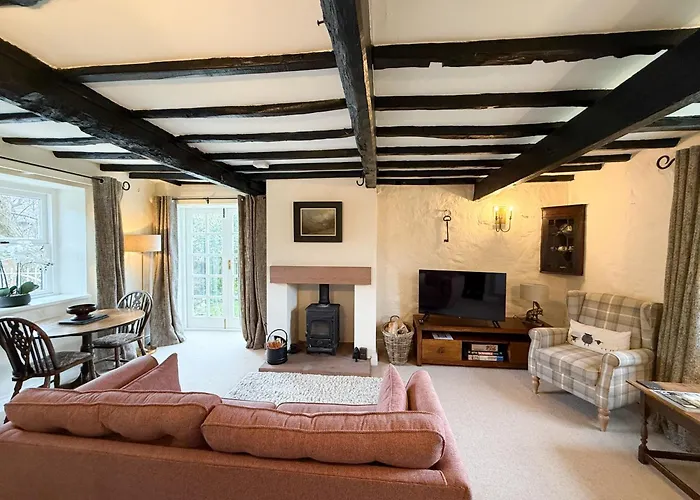 Blacksmiths A Traditional With Garden And Wood Burning Stove In Pooley Bridge, Ullwater * Pooley Bridge