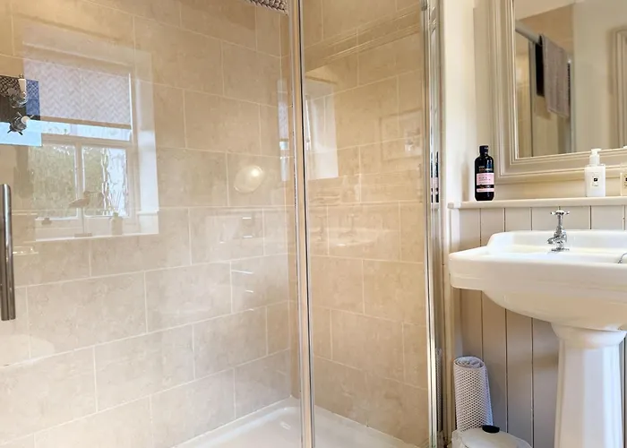 Blacksmiths A Traditional With Garden And Wood Burning Stove In Pooley Bridge, Ullwater * Pooley Bridge