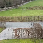Blacksmiths A Traditional With Garden And Wood Burning Stove In Pooley Bridge, Ullwater Nyaraló